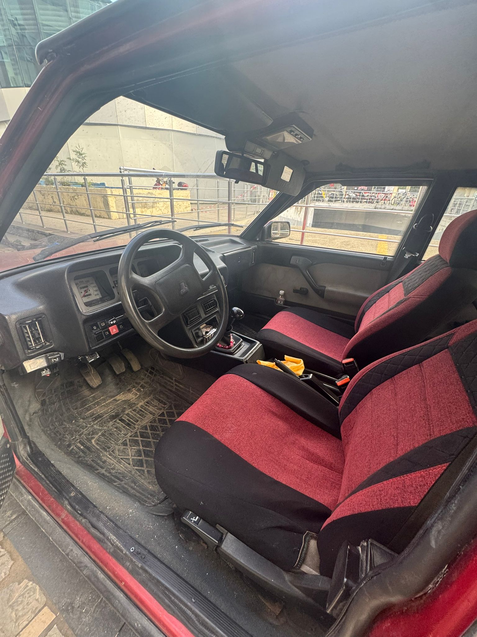 Temiz Bordo Renk Doğan